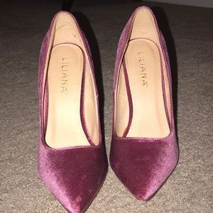 Liliana Gorgeous pink velvet pumps